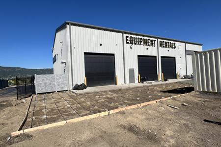 New Concrete apron for Peak Equipment Rentals in Monument, Colorado behind their bay doors and this has saw cut joints, which makes it easier to roll over. This has fiber mesh as well as all the rebar